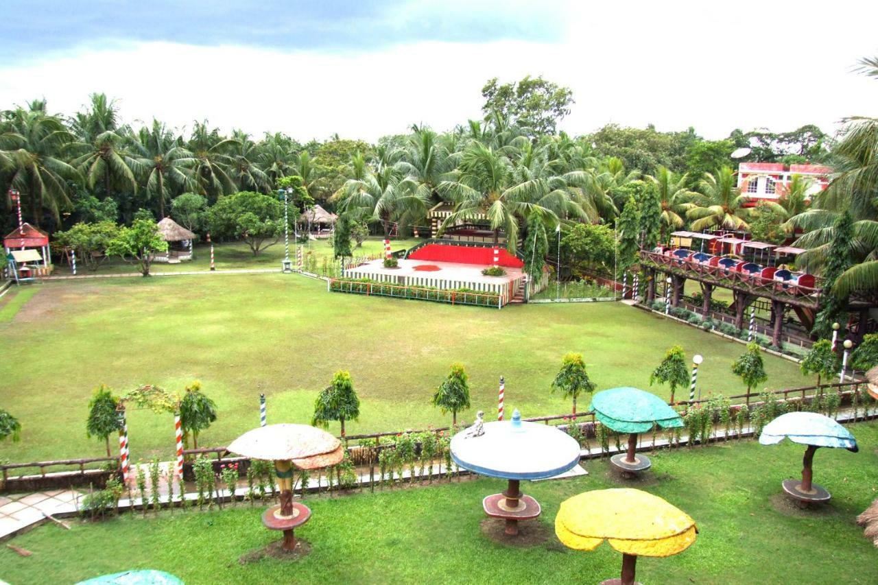 Palm Village Resort Calcutta Exteriör bild