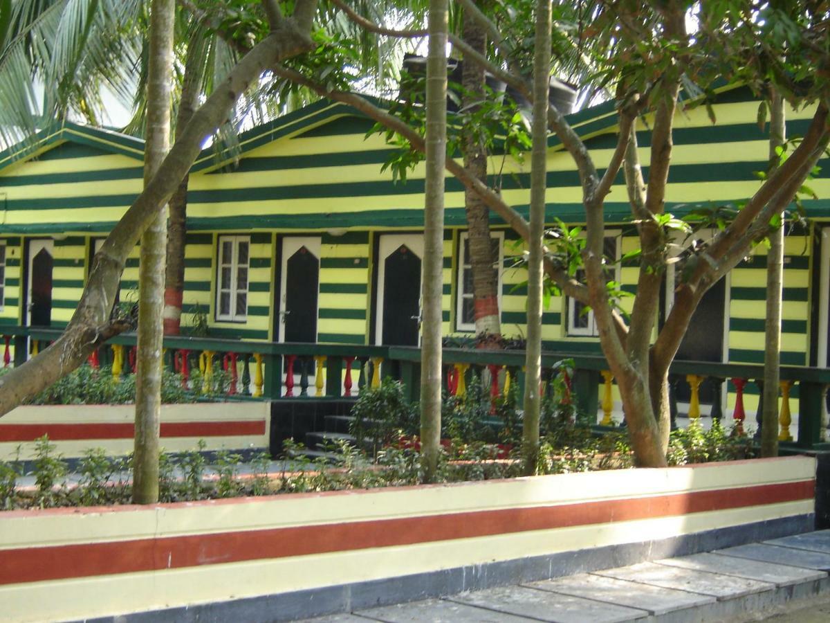 Palm Village Resort Calcutta Exteriör bild
